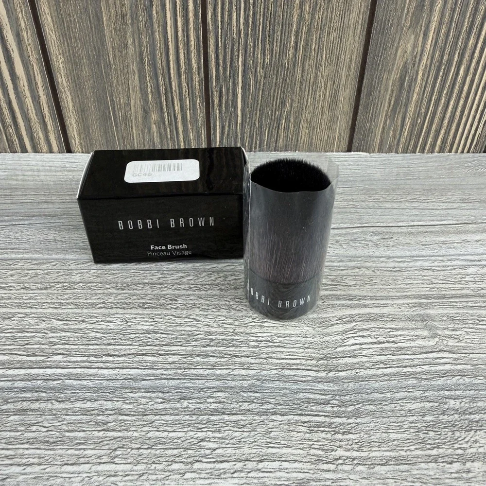BOBBI BROWN - FACE BRUSH TRAVEL SIZE - 100% AUTHENTIC NIB  MSRP $34